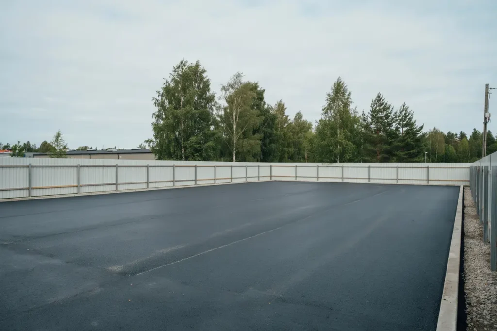 asfaltsl ggning och bel ggningsarbeten p industriplan i lill n rebro